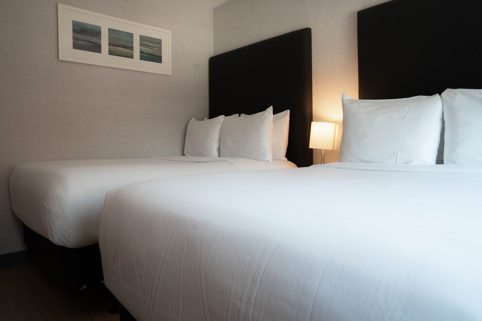 room with 2 beds